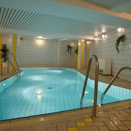 Residenz Meeresbrandung 33 Mit Balkon Und Meerblick . 4.stock, Einbaukueche, Geschirrspueler, Tv,schwimmbad, Sauna , Reservierter Stellplatz, Wlan ! 아파트 쿡스하펜